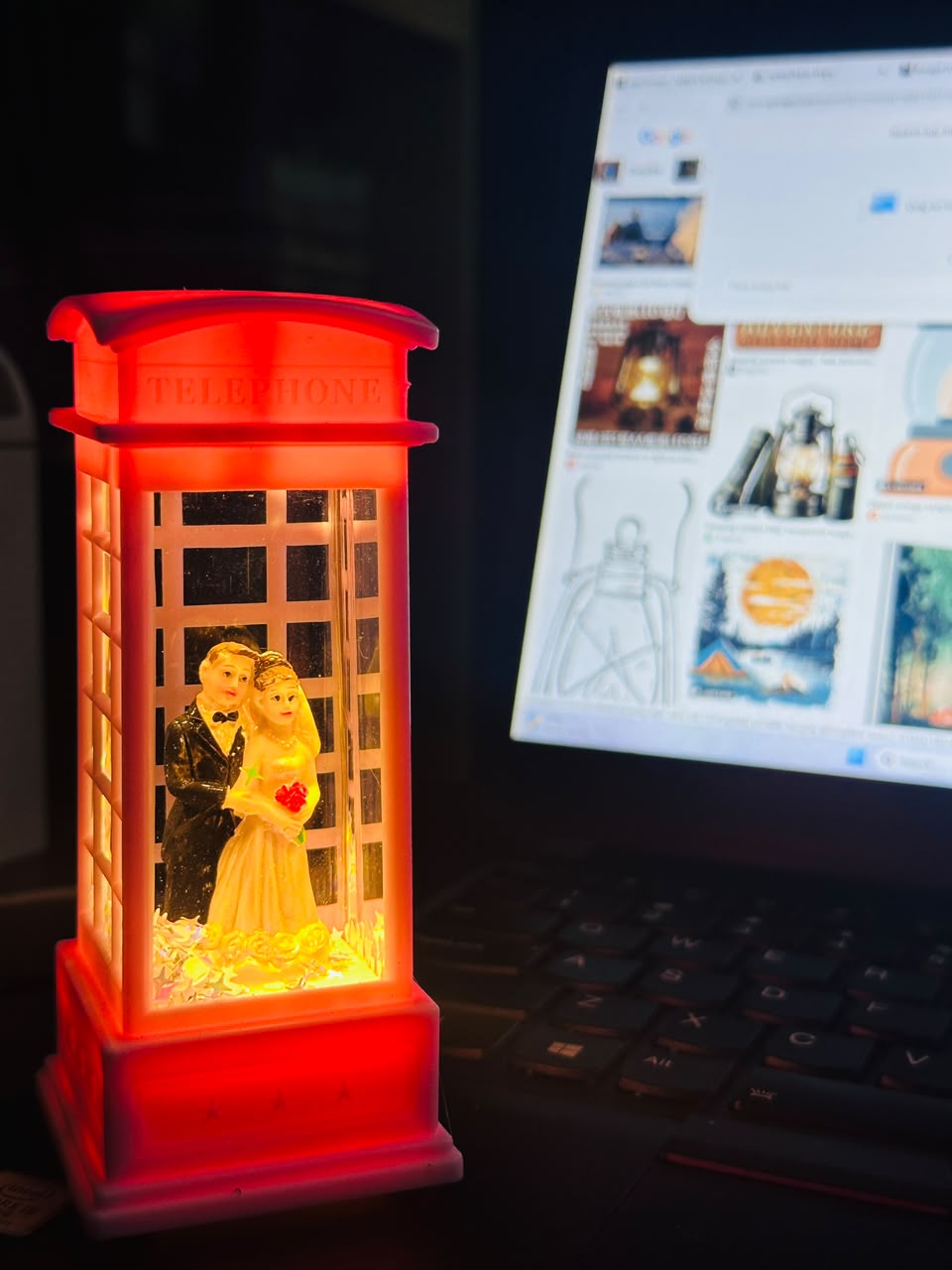 💑 Couple Showpiece – Cute & Romantic Decorative Gift 💖✨